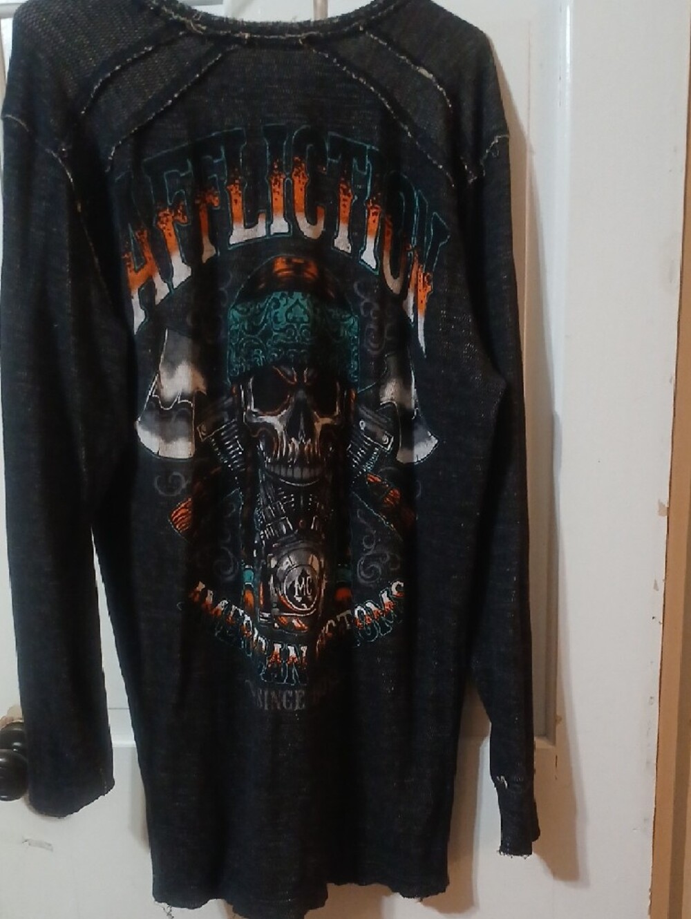 Affliction Beige Long-Sleeve Graphic Crewneck Shirt with Black Print Reversible - Picture 7 of 8